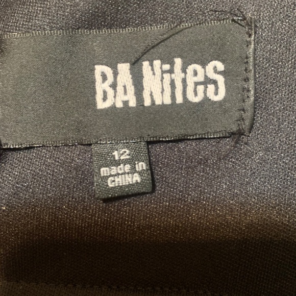 Black/to the knee cocktail dress - Picture 3 of 8